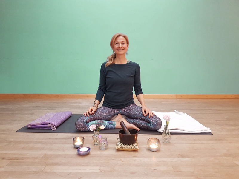 The Yoga Therapy Toolbox #1: How to Sit Cross-Legged Comfortably for Teaching and Meditation